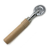 pasta & pastry cutter, chrome plated, fluted-edged blade