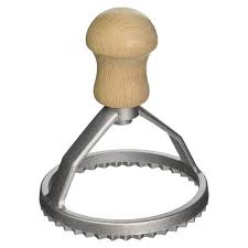 ravioli cutters, round, wood handles made in Italy